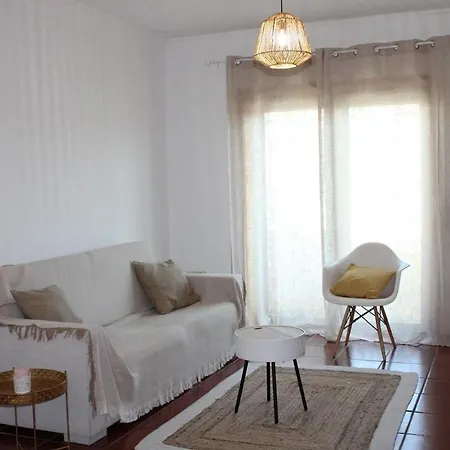 Apartmán Apparemment Rez-de-chaussee Avec Jardin